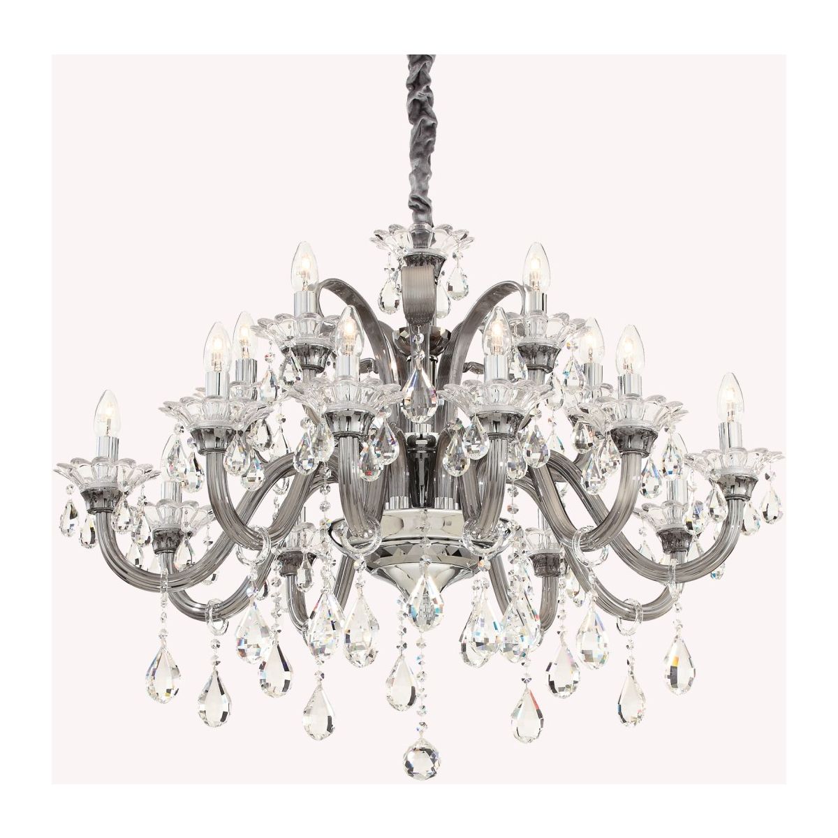 COLOSSAL-081526-Ideal Lux-255221